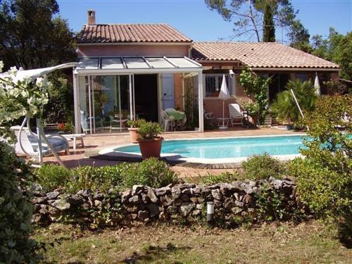 Holiday home - 4 persons -  - Rocbaron - 83136