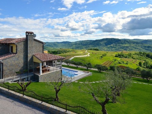 Holiday home - 12 persons -  - Paladini - 52420 - Buzet