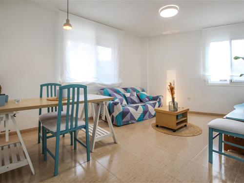 Holiday Home/Apartment - 3 persons -  - Carrer del 13 d'Octubre - San Carles De La Rápita - 43540 - La Ràpita
