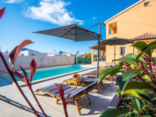 Ferienhaus - 10 Personen -  - 52100 - Pula