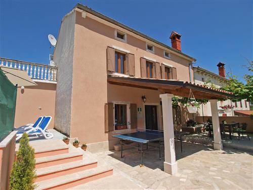 Holiday Home/Apartment - 6 persons -  - Cetinici 42 (45.000385, - 52206 - Marcana