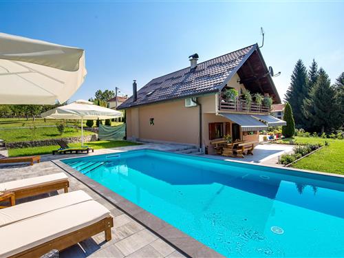 Holiday Home/Apartment - 8 persons -  - Donje Taboriste - Donje Taboriste-Slunj - 47240 - Slunj