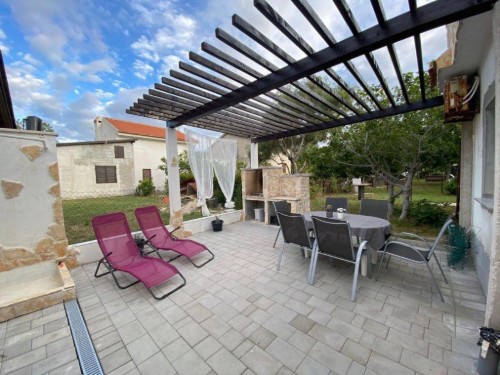 Ferienwohnung - 5 Personen -  - 23233 - Privlaka