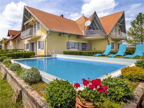 Ferielejlighed - 6 personer -  - Balatonmariafurdo - 8647