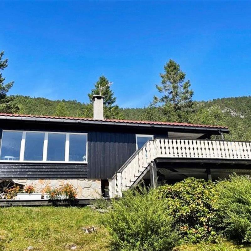  - 4 personer -  - Nesbøvegen - Nesbø - 6723 - Svelgen