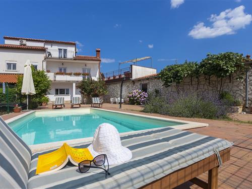 Sommerhus - 10 personer -  - 52208 - Kujici