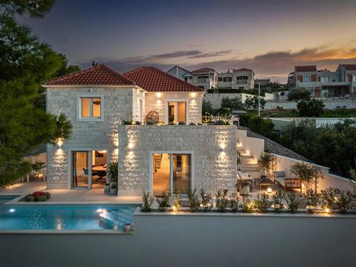 Holiday home - 8 persons -  - Krnji Rat IV - Brac - 21410 - Splitska