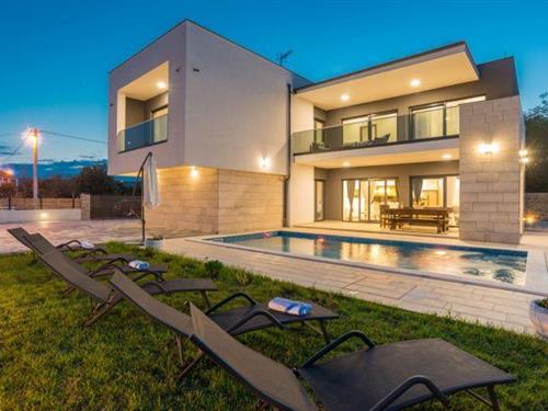 Holiday home - 10 persons -  - 23207 - Donje Raštane