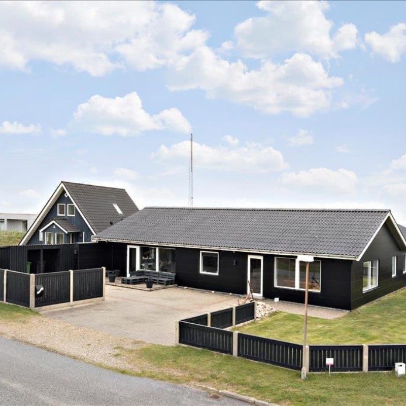 Sommerhus - 10 personer -  - Hjelmevej - Thorsminde - 6990 - Ulfborg