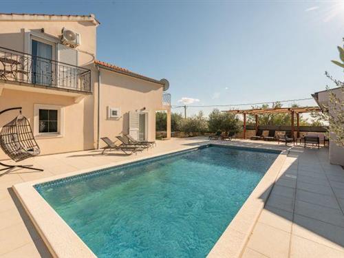 Holiday home - 8 persons -  - 23420 - Donji Kašic