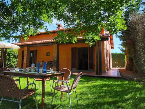 Holiday Home/Apartment - 8 persons -  - 52044 - Chianacce