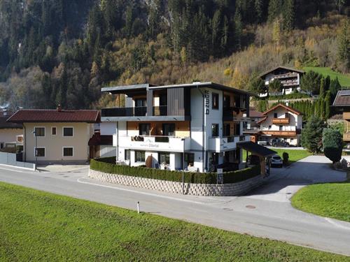 Holiday Home/Apartment - 4 persons -  - 6290 - Mayrhofen