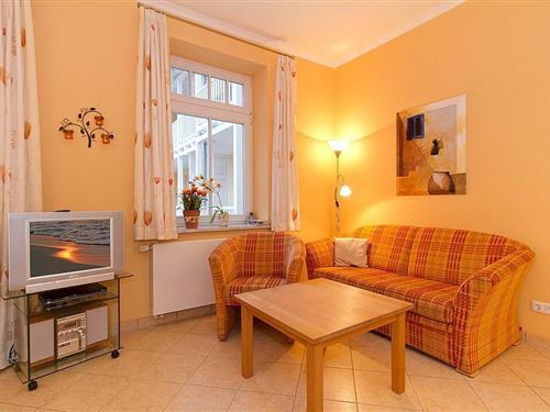 Holiday Home/Apartment - 4 persons -  - Ostseeallee - 18225 - Ostseebad Kühlungsborn