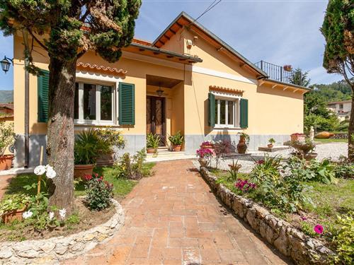 Holiday Home/Apartment - 6 persons -  - Via Salanetti - 55041 - Camaiore