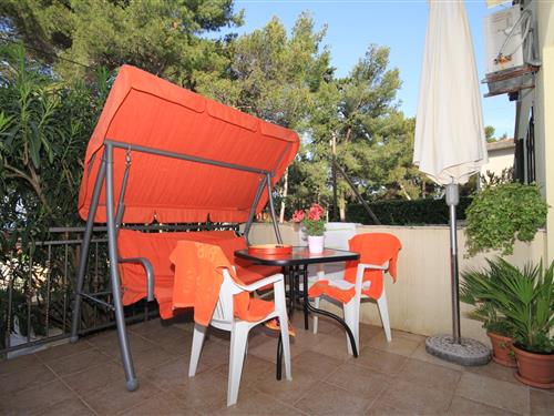 Holiday Home/Apartment - 2 persons -  - Jelsa - 21465 - Jelsa