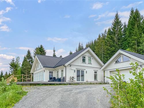 Holiday home - 10 persons -  - Bjørnsonvegen - 6460 - Eidsvåg I Romsdal