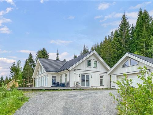 Holiday home - 10 persons -  - Bjørnsonvegen - 6460 - Eidsvåg I Romsdal