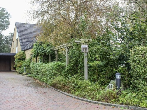 Holiday home - 4 persons -  - 25813 - Husum