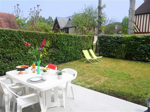Holiday Home/Apartment - 4 persons -  - Deauville-Trouville - 14800