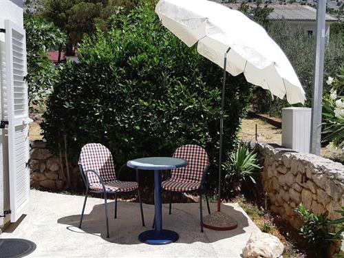 Holiday Home/Apartment - 2 persons -  - Starigrad - 23244 - Starigrad