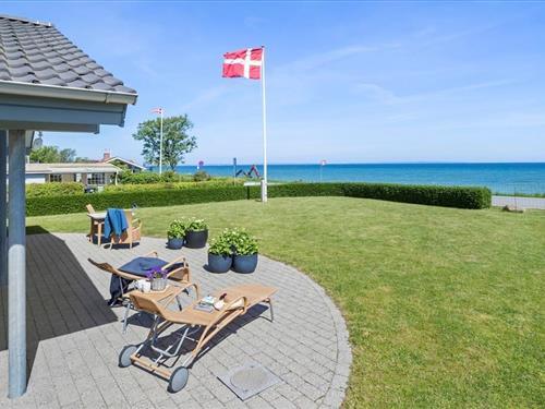 Holiday Home/Apartment - 8 persons -  - Peter Eriksens Vej - Ajstrup Strand - 8340 - Malling