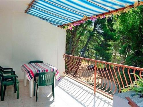 Holiday Home/Apartment - 4 persons -  - Ivan Dolac - 21465 - Ivan Dolac