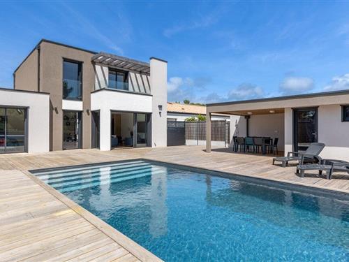 Holiday home - 10 persons -  - Allée des Vagues - 85690 - Saint Jean De Monts