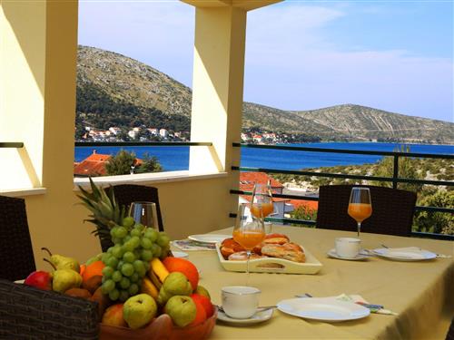 Ferielejlighed - 4 personer -  - Grebaštica - 22000