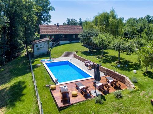 Sommerhus - 5 personer -  - Bziki - Zagreb-Kupljenovo - 10295 - Kupljenovo