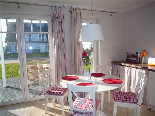 Holiday Home/Apartment - 4 persons -  - Parkstraße - 18211 - Börgerende-Rethwisch