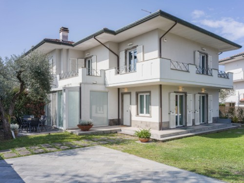 Holiday home - 6 persons -  - 54100 - Marina Di Massa