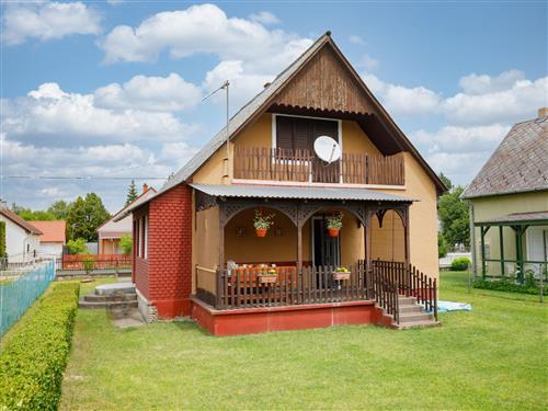 Holiday Home/Apartment - 4 persons -  - Balatonmariafurdo - 8647