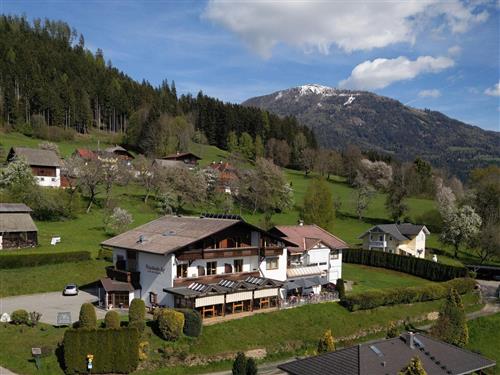 Holiday Home/Apartment - 4 persons -  - Matzelsdorf - 9872 - Millstatt