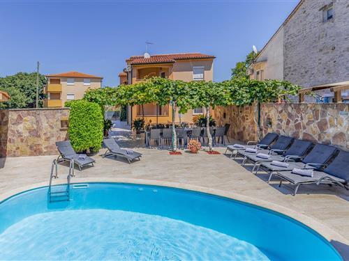 Holiday home - 13 persons -  - 52215 - Peroj