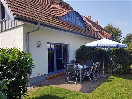 Holiday Home/Apartment - 6 persons -  - Neue Reihe - 18374 - Zingst