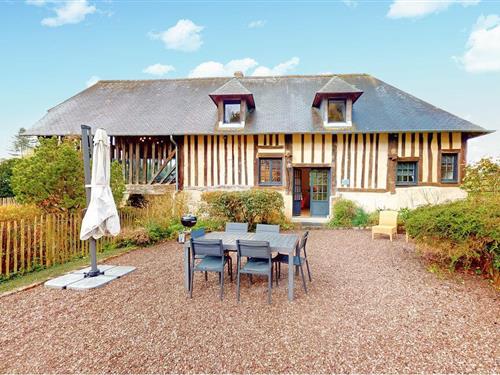 Holiday home - 8 persons -  - Rt.de la Pierre Tournante - Livarot-Pays-D'auge - 14140 - St.Marguerite D.Loges