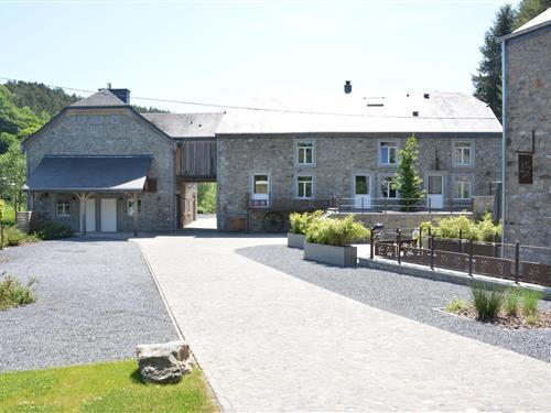 Herregård - 17 personer -  - 5575 - Vencimont