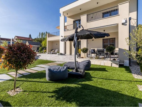 Holiday home - 8 persons -  - Donji Muc - Split - Donji Muc - 21203 - Drnis