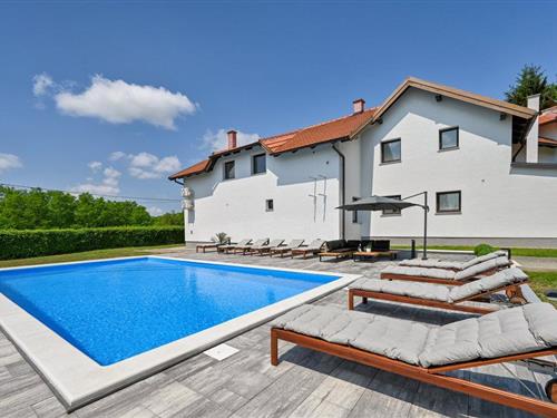 Sommerhus - 12 personer -  - Ulica Desni Stefanki - Zagreb-Lasinja - 47206 - Desni Stefanki