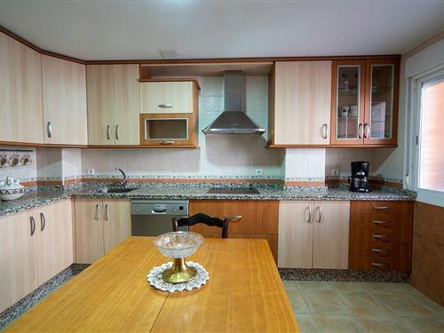 Holiday Home/Apartment - 8 persons -  - Calle los Riberos - 10004 - Cáceres