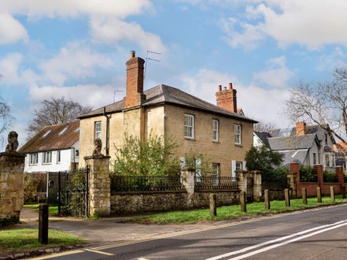 Holiday home - 6 persons -  - OX33 1NE - Oxford