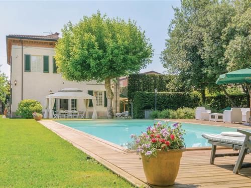 Holiday home - 9 persons -  - Trav. Terza-Via Camaiore - Lucca - 55100 - Lucca Lu