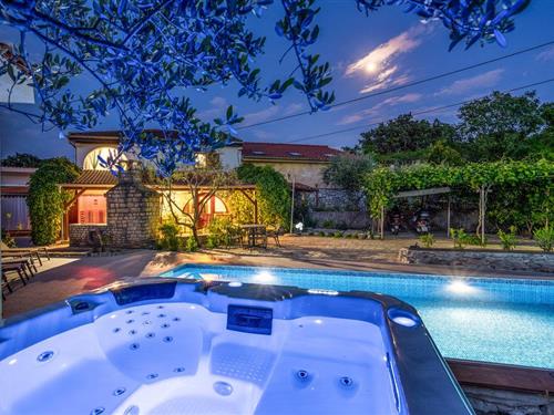 Sommerhus - 6 personer -  - Rasopasno - Krk-Rasopasno - 51511 - Rasopasno