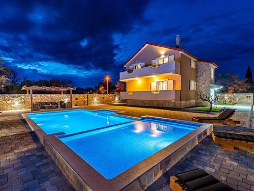 Holiday home - 10 persons -  - 23420 - Benkovac