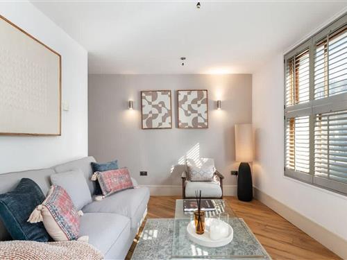  - 4 persons -  - SW6 1AE - Greater London