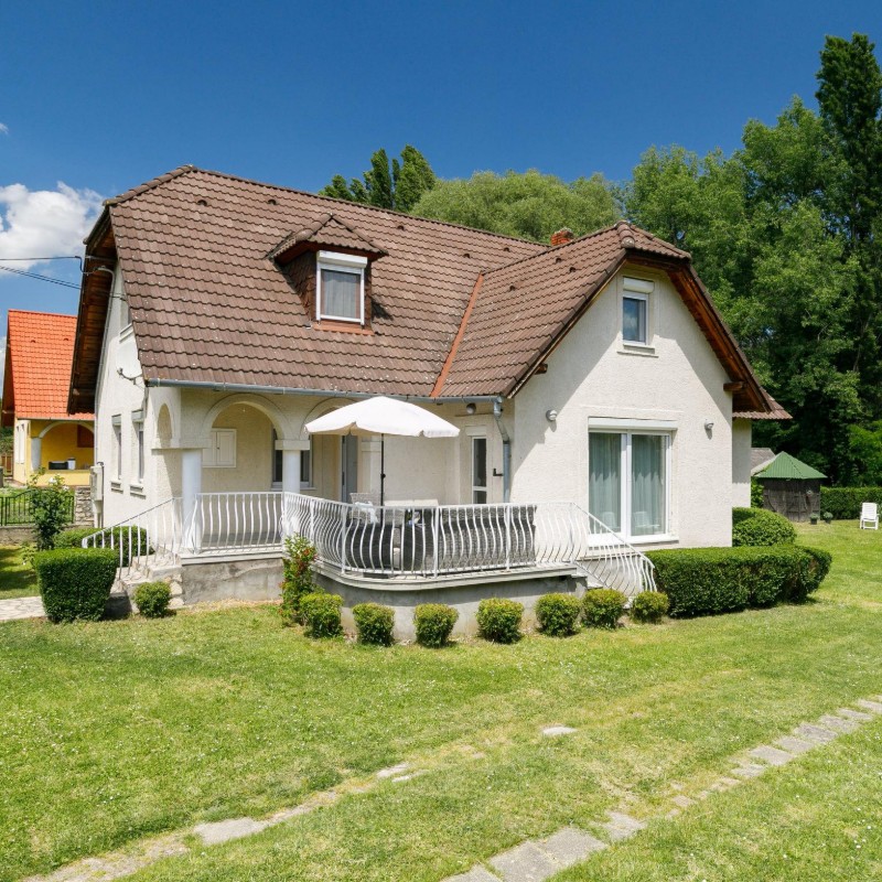 Sommerhus - 8 personer -  - 8261 - Badacsonytomaj