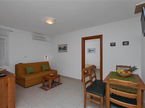 Holiday Home/Apartment - 4 persons -  - 21320 - Baška Voda