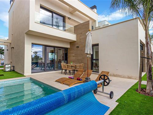 Holiday home - 6 persons -  - C. Futbolista E. Sanchez - Santa Rosalia Lake & Life Res. - 30710 - Torre Pacheco