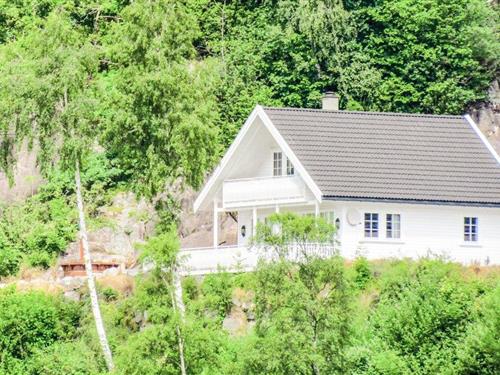 Feriehus - 8 personer -  - Stølsvegen - 4139 - Fister