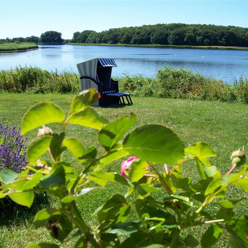 Sommerhus - 4 personer -  - Beveroe - 24395 - Nieby